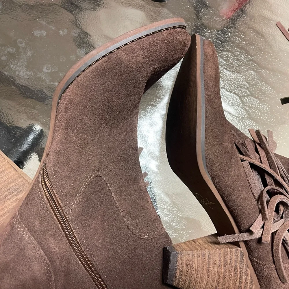 Reba Brown Leather Fringe Boots (All Leather Upper)Fringe on the side. - Picture 16 of 16
